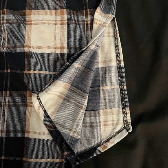 Women’s Karen Brooks button down plaid 3/4 sleeves top with crochet back - Picture 5 of 12